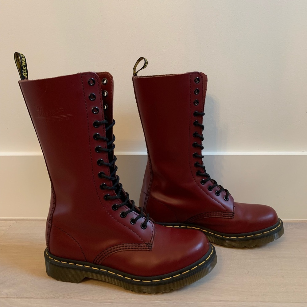 Dr. Martens 1B99 Cherry Red 14 Eyelet - New Sz 7